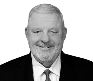 Headshot: Doug Auxier